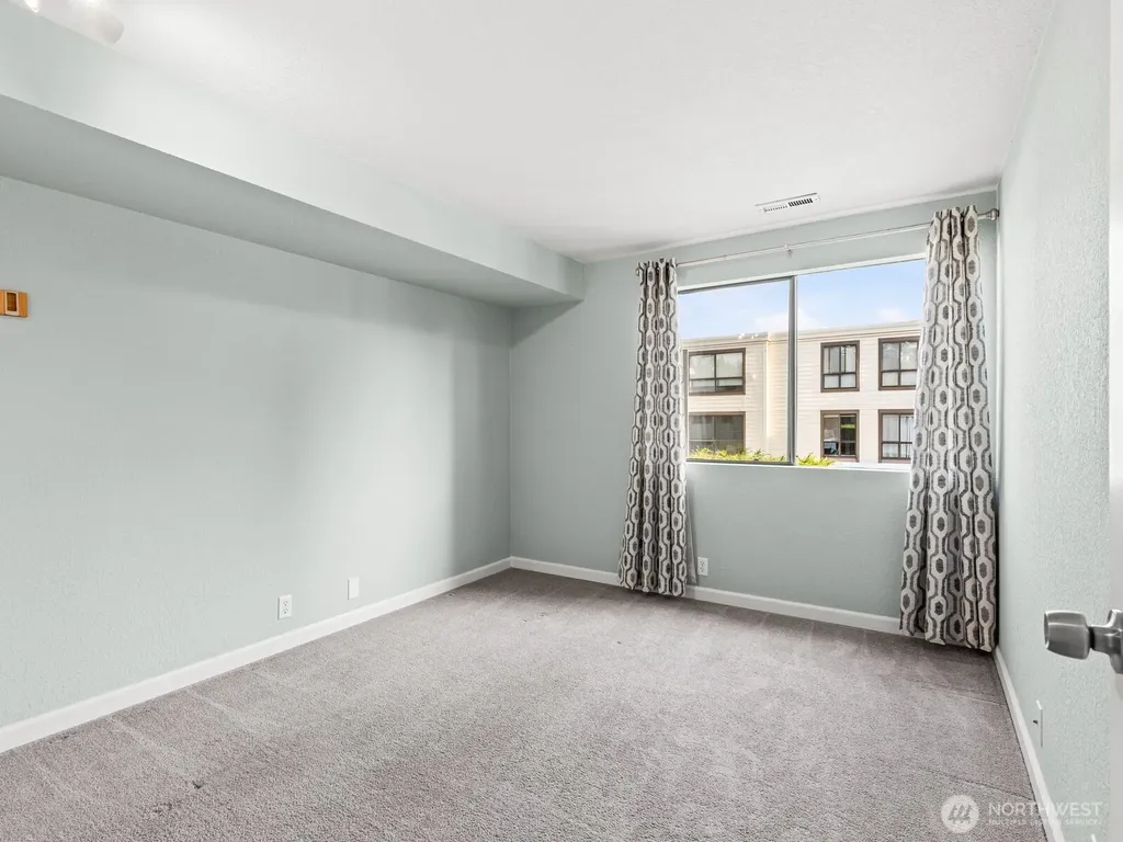 1113 5th Avenue S Edmonds WA 98020