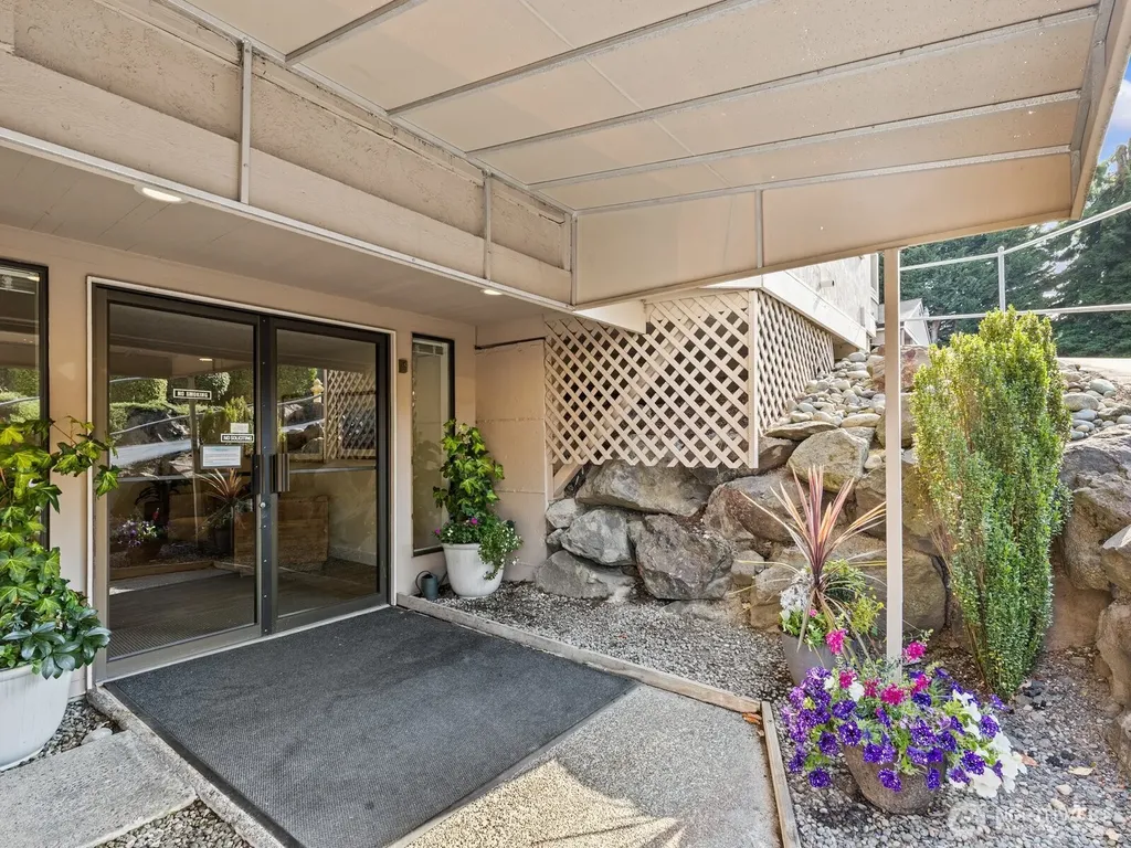 1113 5th Avenue S Edmonds WA 98020