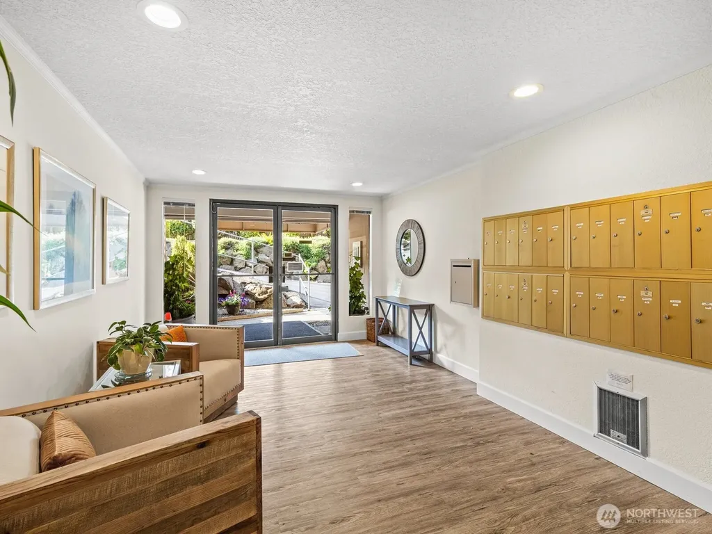 1113 5th Avenue S Edmonds WA 98020
