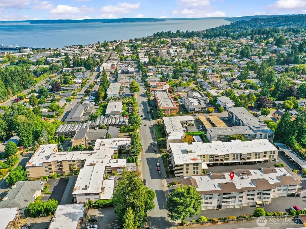 1113 5th Avenue S Edmonds WA 98020