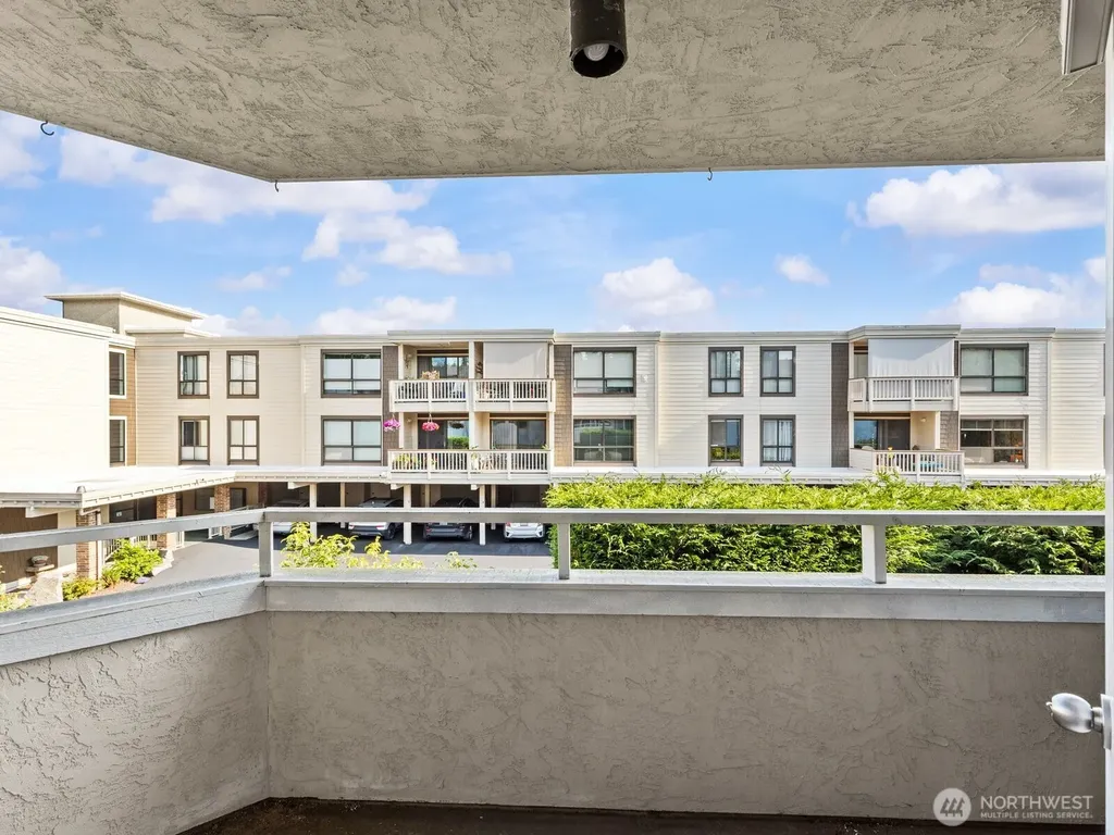 1113 5th Avenue S Edmonds WA 98020