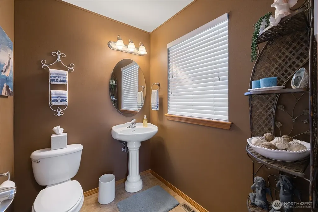 1108 Eckard Avenue Port Angeles WA 98362