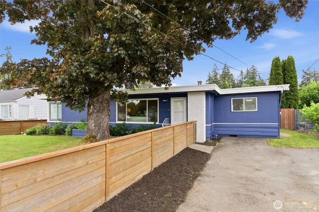 8423 E D Street Tacoma WA 98445