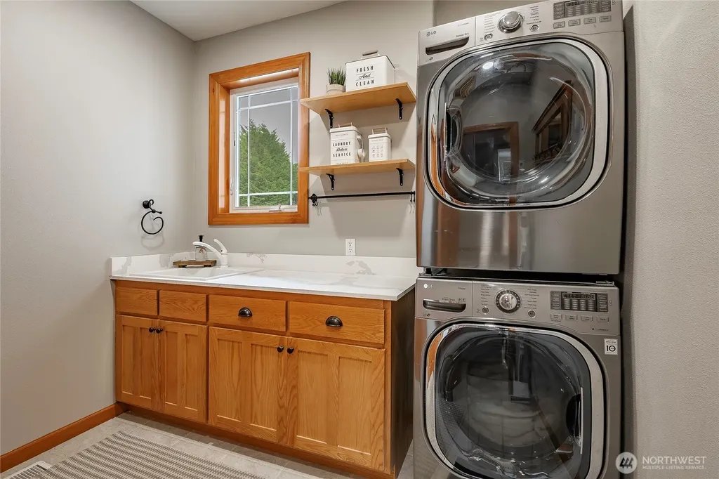 7969 Rodeo Drive Lynden WA 98264
