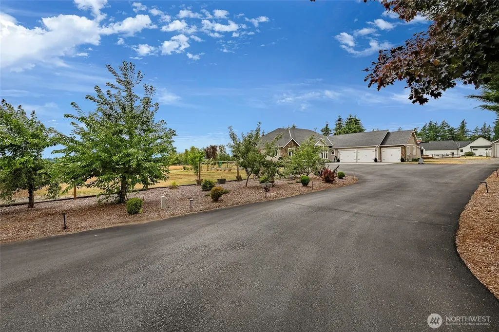 7969 Rodeo Drive Lynden WA 98264
