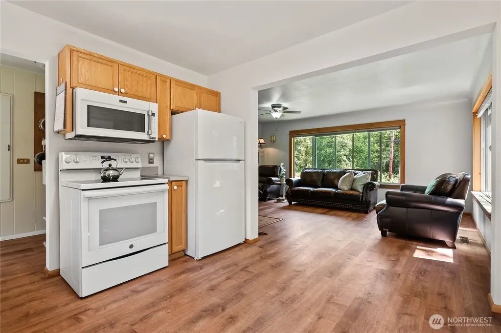 9281 Stein Road Custer WA 98240