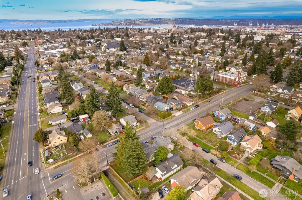 949 S Ridgewood Avenue Tacoma WA 98405