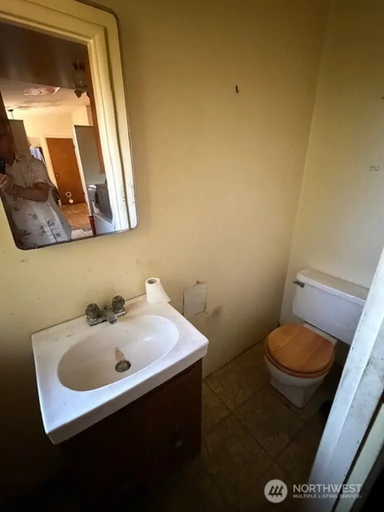 1715 146th Avenue SE Bellevue WA 98007
