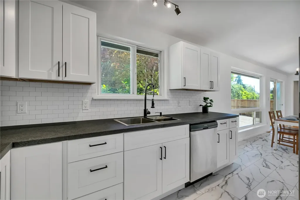 18504 38th Avenue S Seatac WA 98188