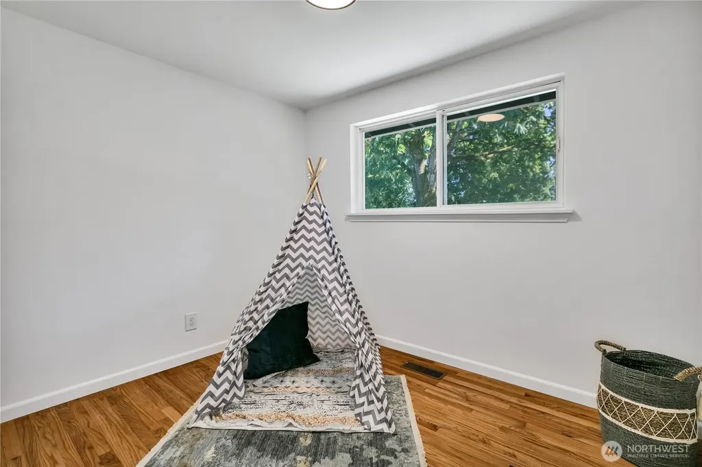 18504 38th Avenue S Seatac WA 98188