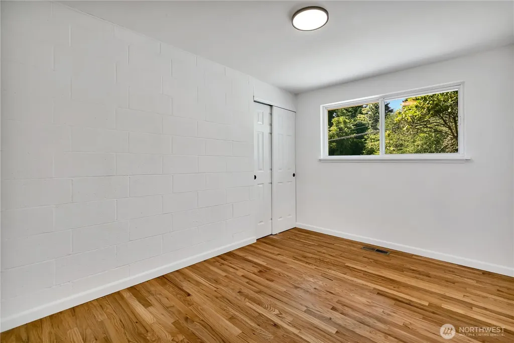18504 38th Avenue S Seatac WA 98188