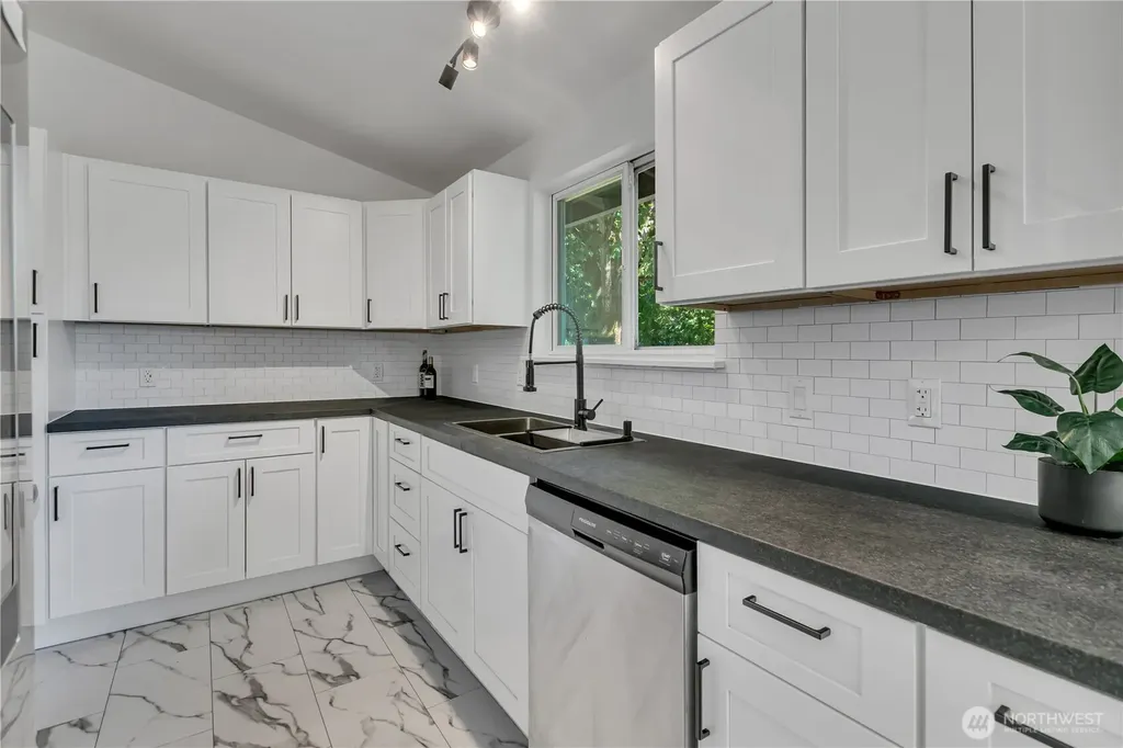 18504 38th Avenue S Seatac WA 98188