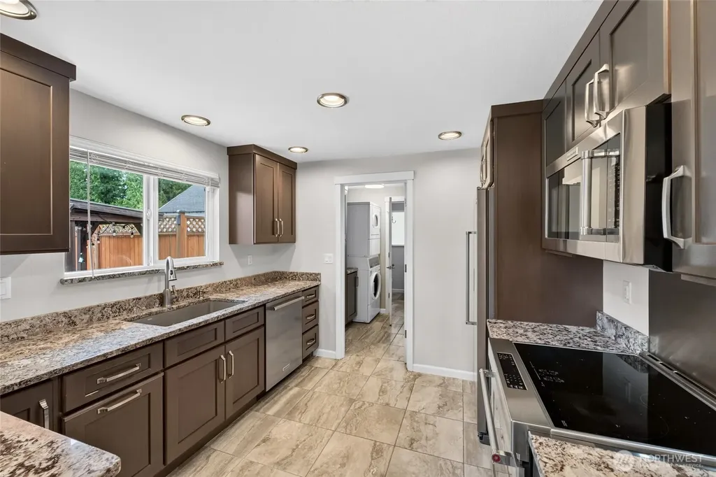 10521 50th Avenue E Tacoma WA 98446