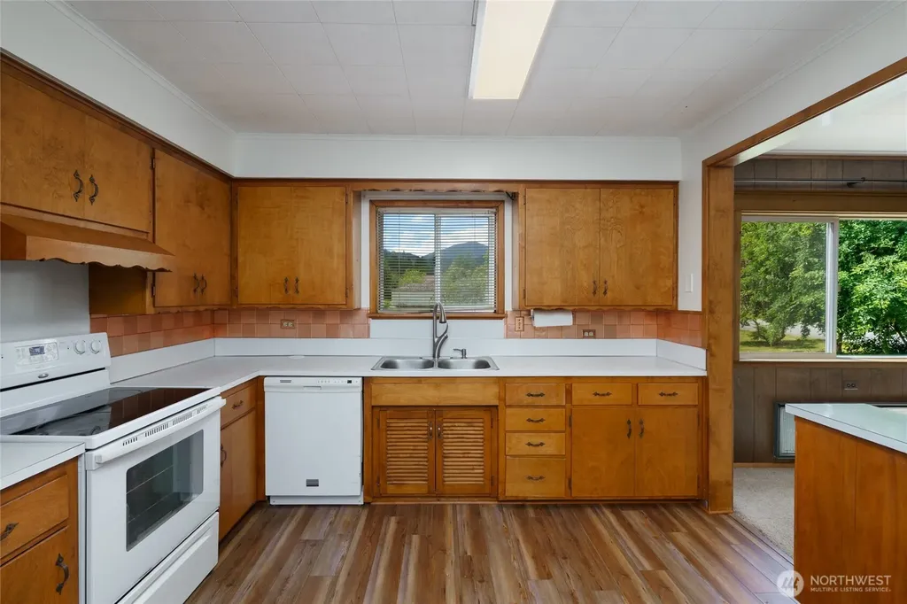 48242 Moen Road Concrete WA 98237
