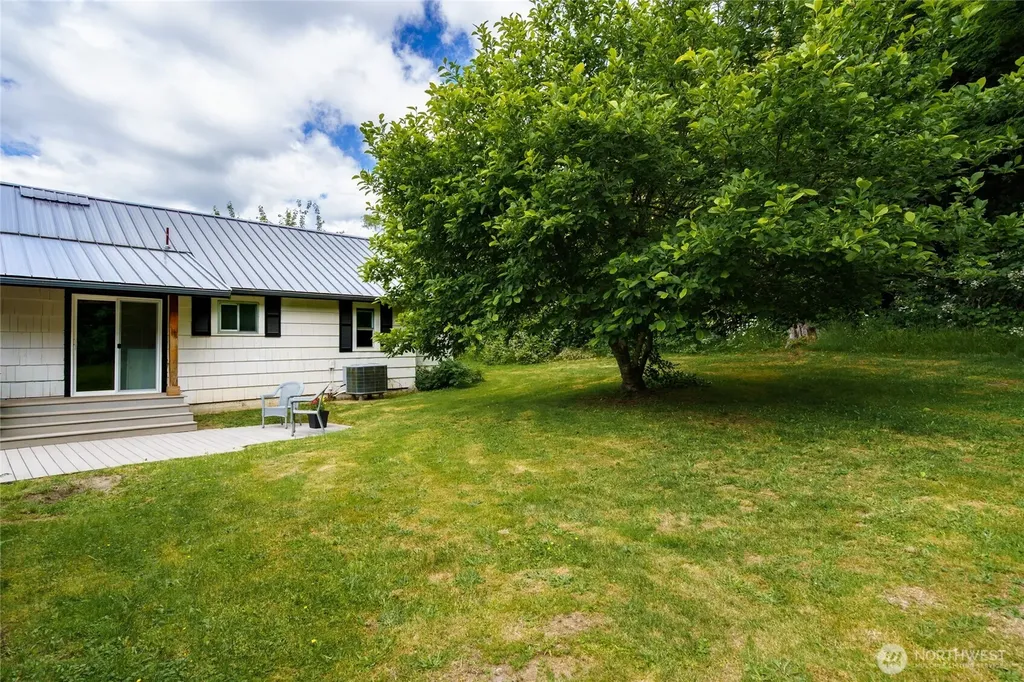 48242 Moen Road Concrete WA 98237