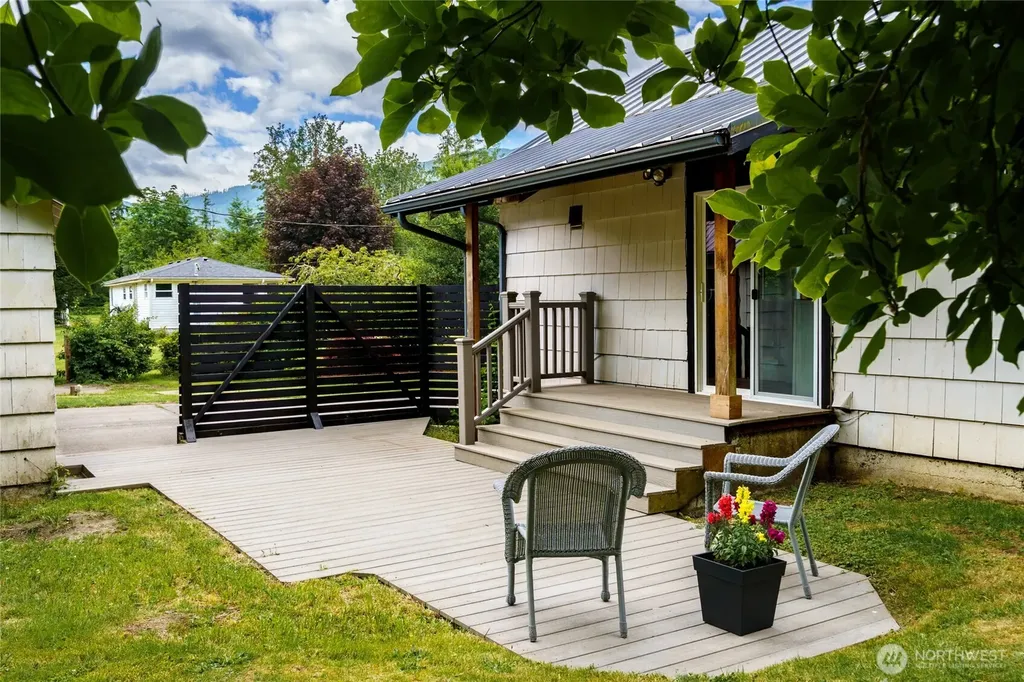 48242 Moen Road Concrete WA 98237