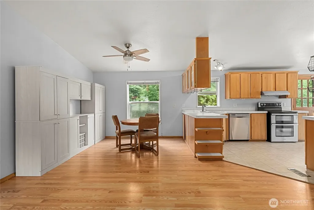 50 SE Fuchsia Avenue Shelton WA 98584