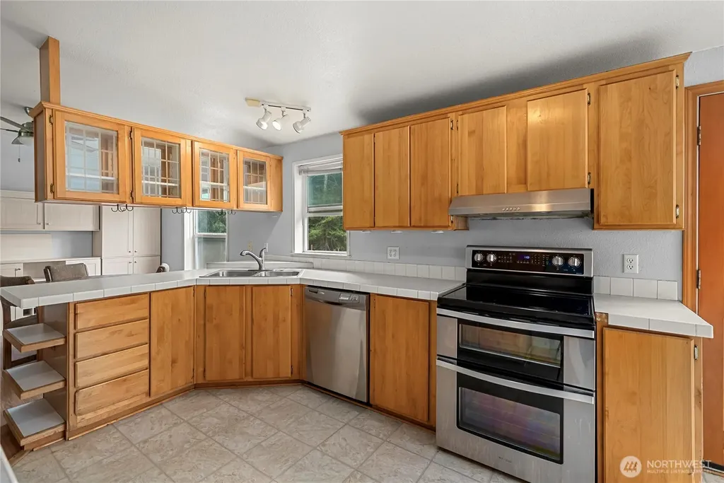 50 SE Fuchsia Avenue Shelton WA 98584