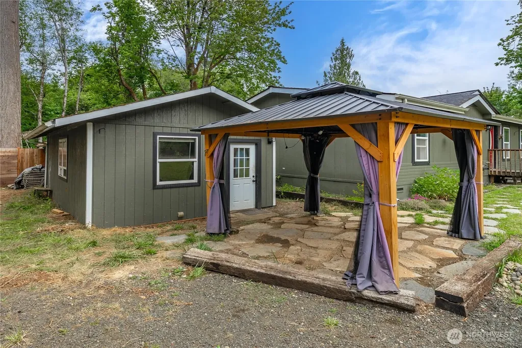 50 SE Fuchsia Avenue Shelton WA 98584