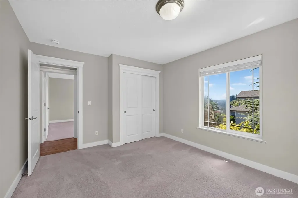 722 E 18th Street La Center WA 98629