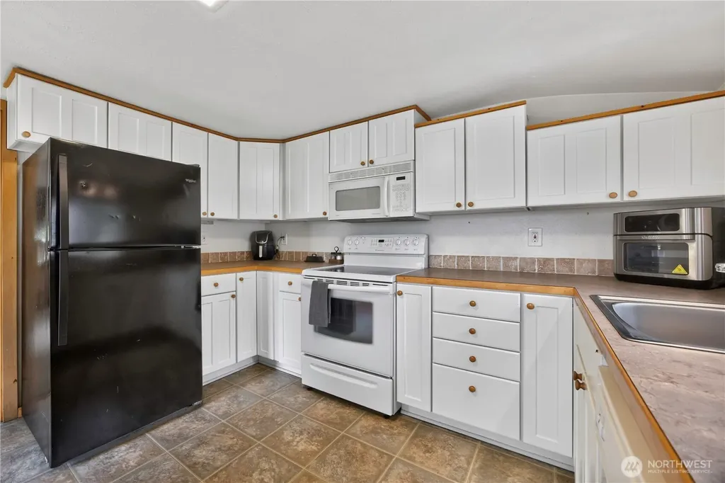 23617 Orting Kapowsin Highway E Graham WA 98338