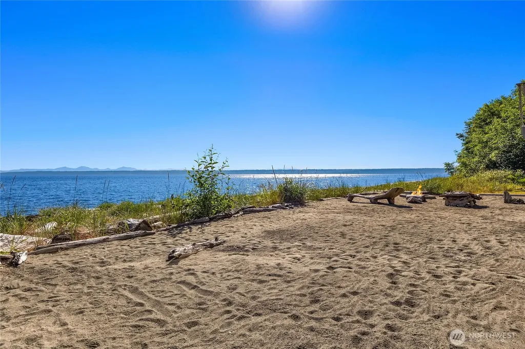 27865 Sandy Beach Lane NE Kingston WA 98346
