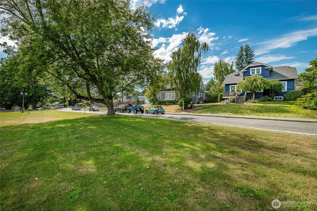 2817 Broadway Bellingham WA 98225