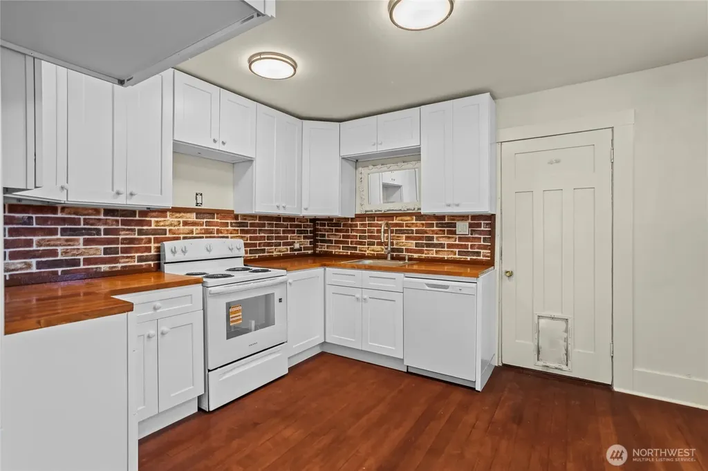 1120 Lincoln Street Hoquiam WA 98550