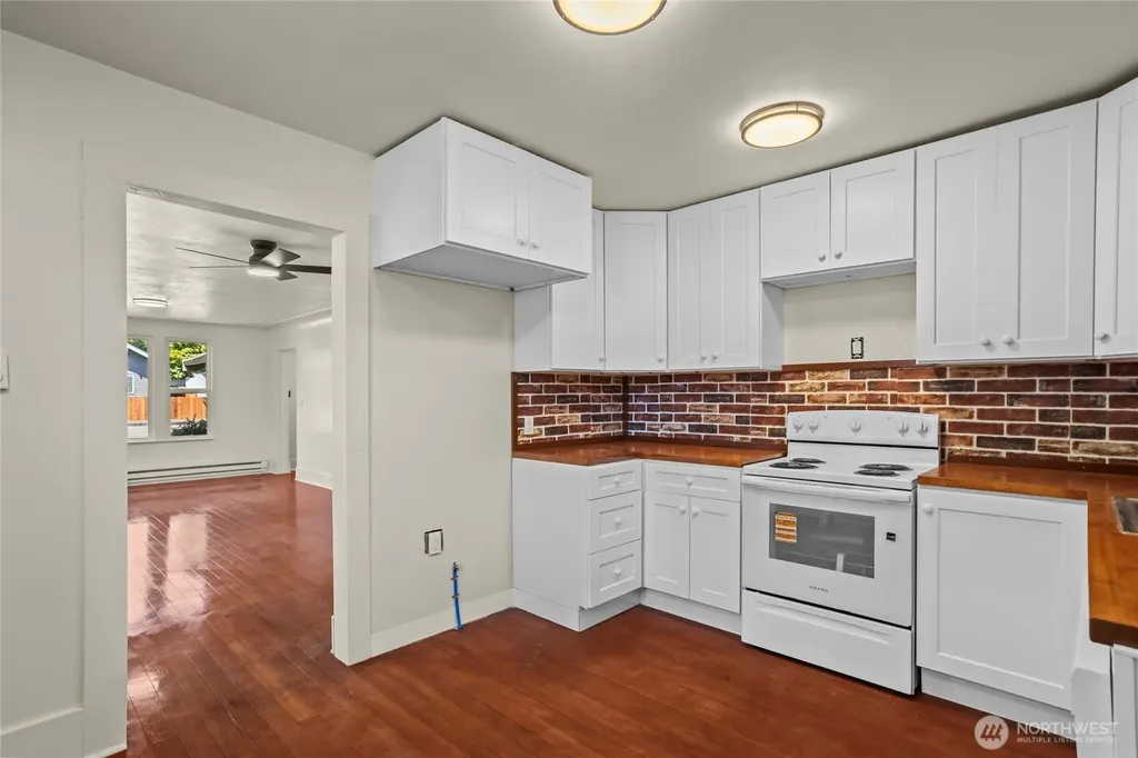 1120 Lincoln Street Hoquiam WA 98550