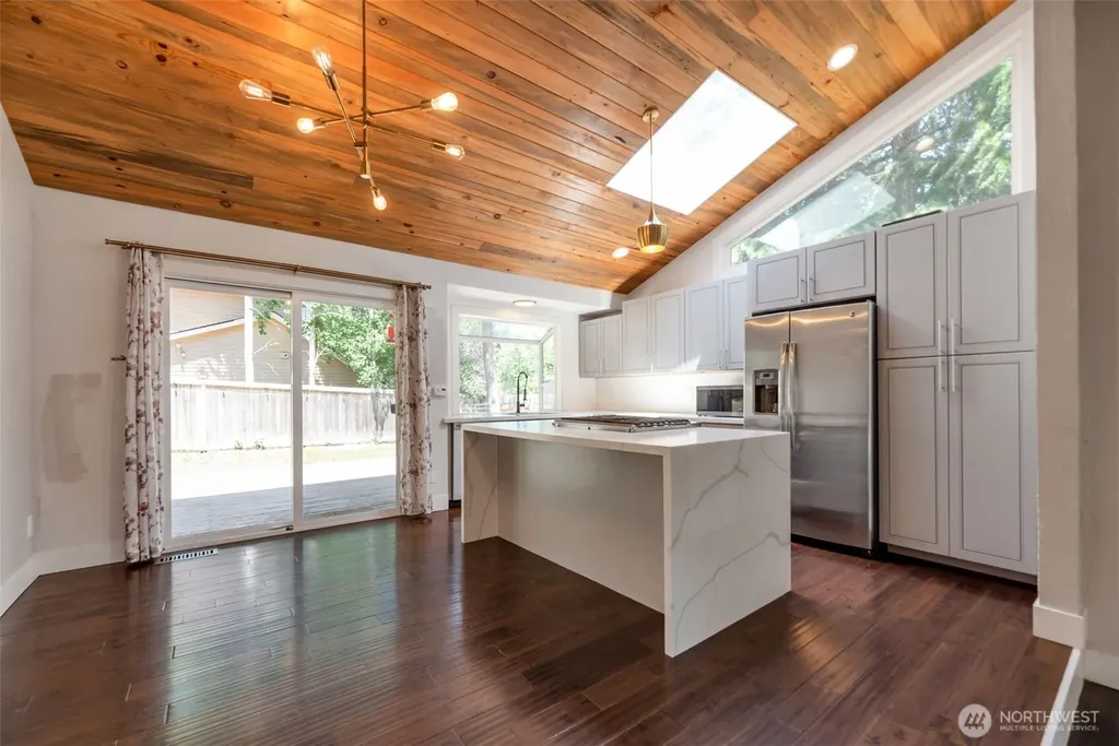 22826 NE 21st Place Sammamish WA 98074