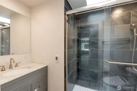 22826 NE 21st Place Sammamish WA 98074