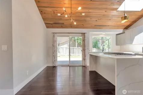 22826 NE 21st Place Sammamish WA 98074
