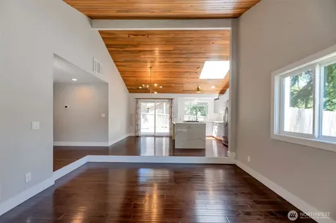 22826 NE 21st Place Sammamish WA 98074