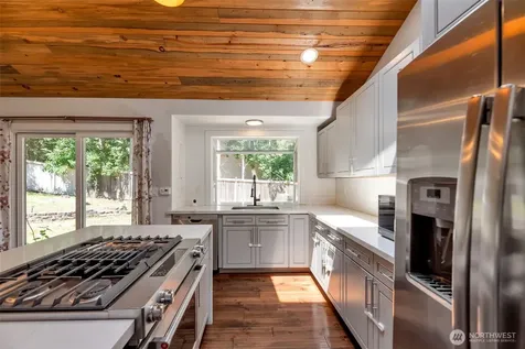22826 NE 21st Place Sammamish WA 98074