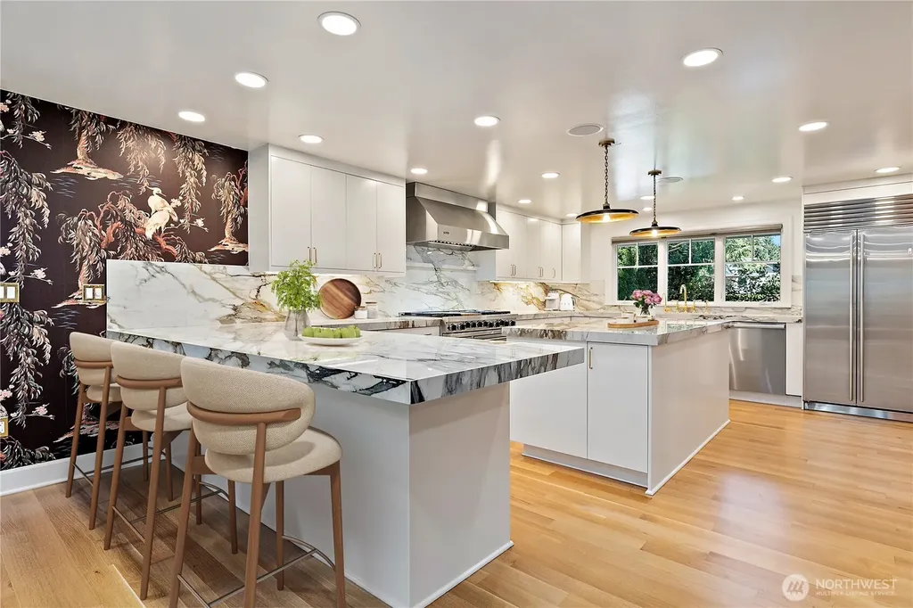 37 Tatoosh Key Bellevue WA 98006