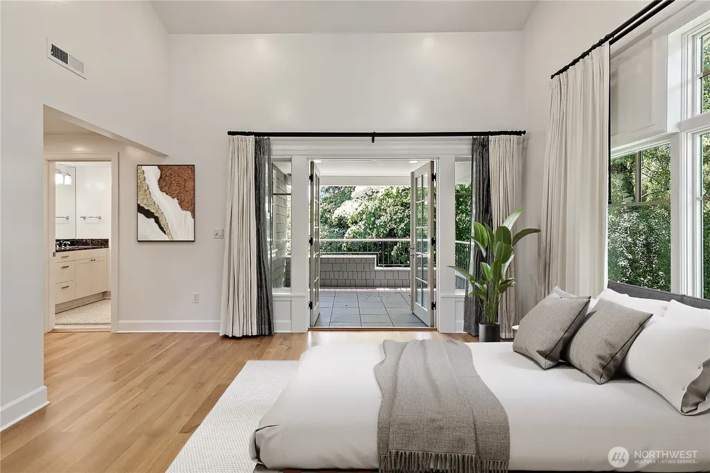 37 Tatoosh Key Bellevue WA 98006