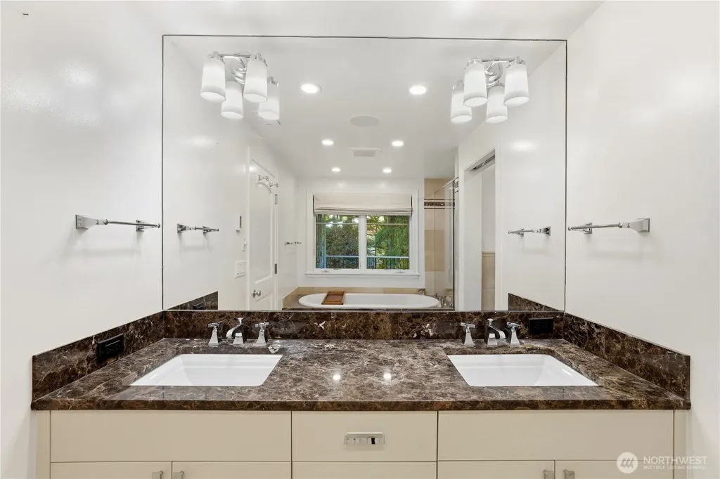 37 Tatoosh Key Bellevue WA 98006