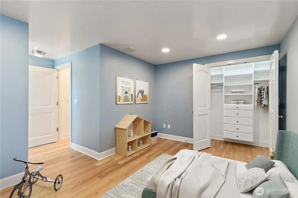 37 Tatoosh Key Bellevue WA 98006