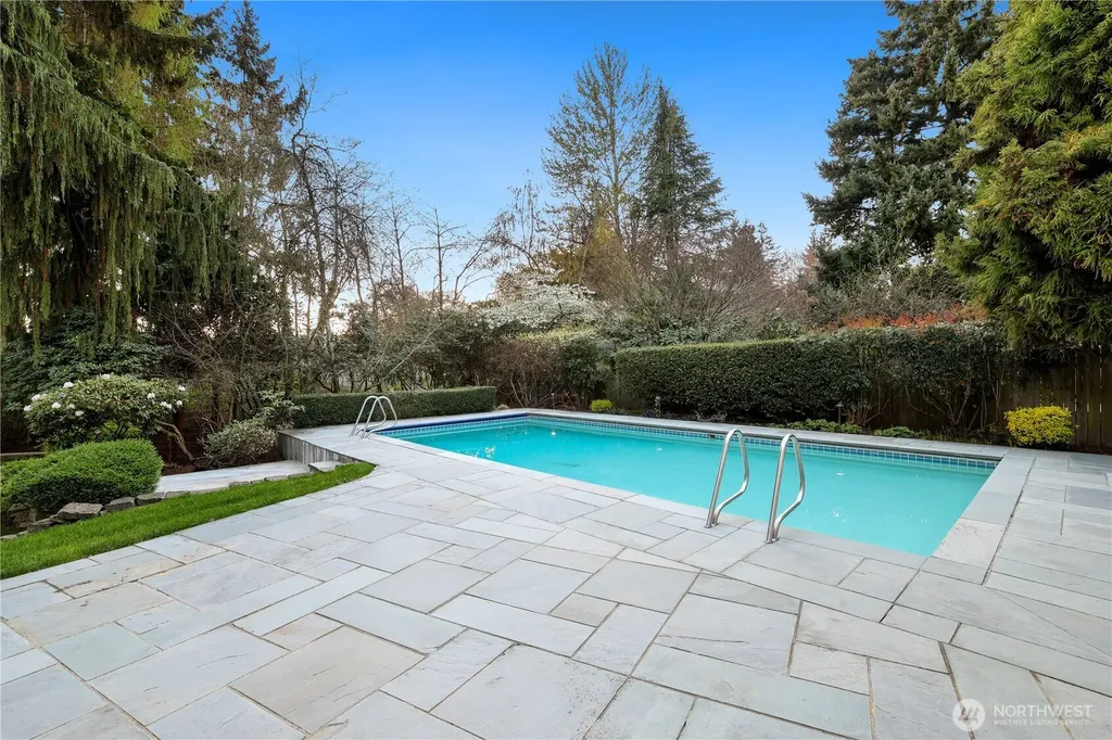 37 Tatoosh Key Bellevue WA 98006