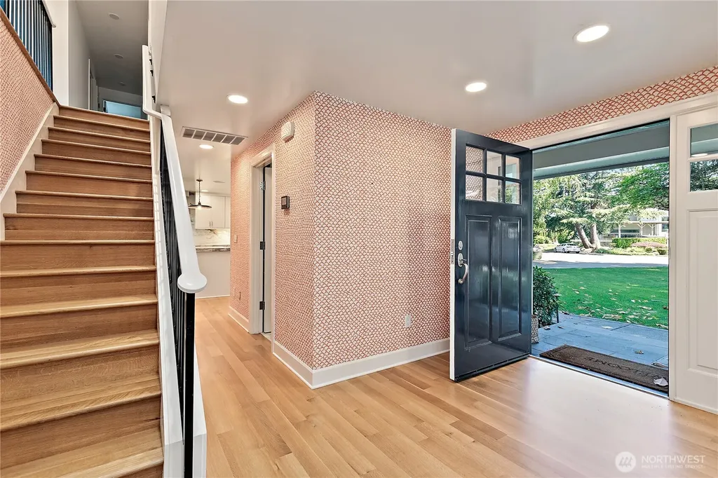 37 Tatoosh Key Bellevue WA 98006