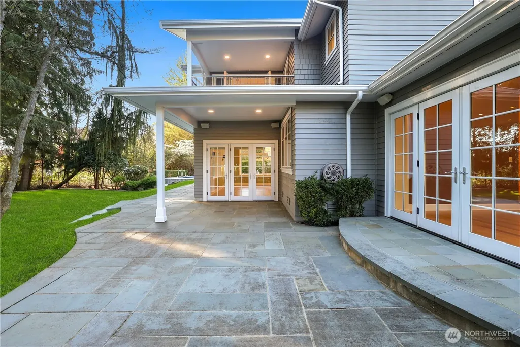 37 Tatoosh Key Bellevue WA 98006
