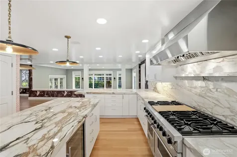 37 Tatoosh Key Bellevue WA 98006