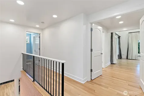 37 Tatoosh Key Bellevue WA 98006