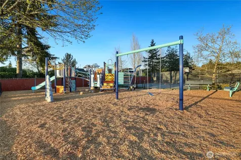37 Tatoosh Key Bellevue WA 98006