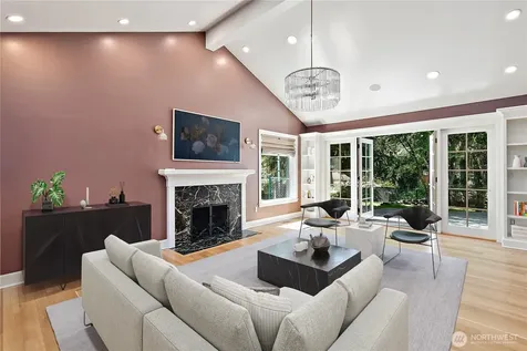 37 Tatoosh Key Bellevue WA 98006