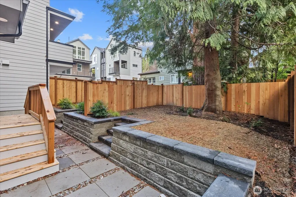 10736 Interlake Avenue N Seattle WA 98133