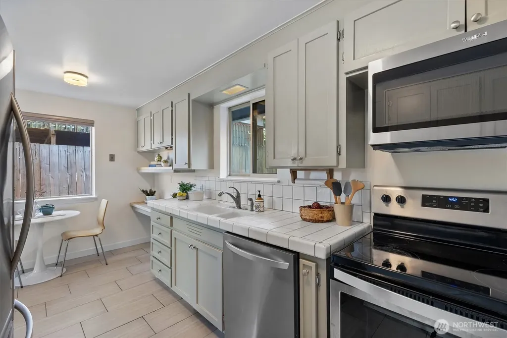 15837 7th Avenue SW Burien WA 98166