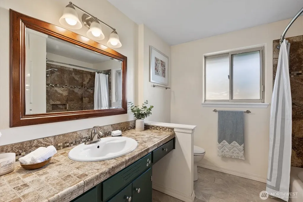 15837 7th Avenue SW Burien WA 98166
