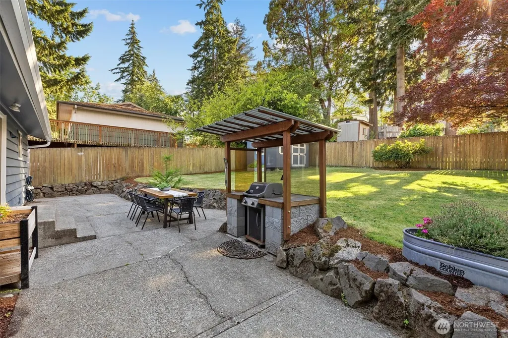 15837 7th Avenue SW Burien WA 98166