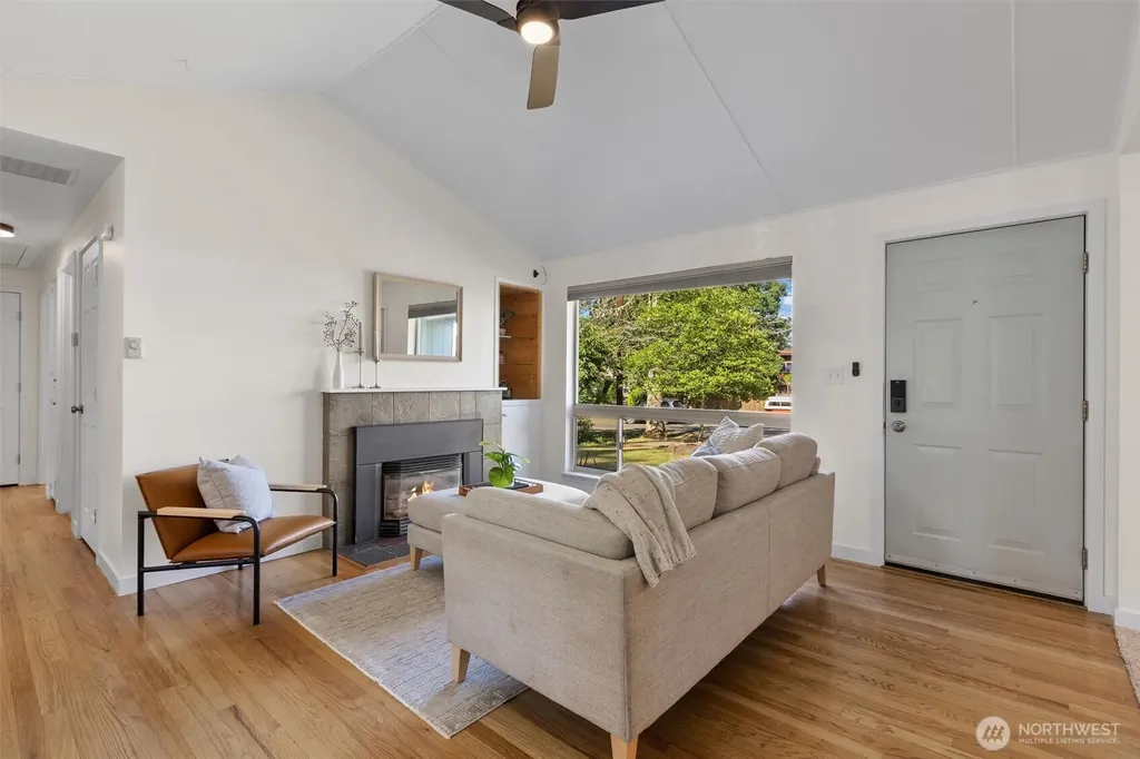 15837 7th Avenue SW Burien WA 98166